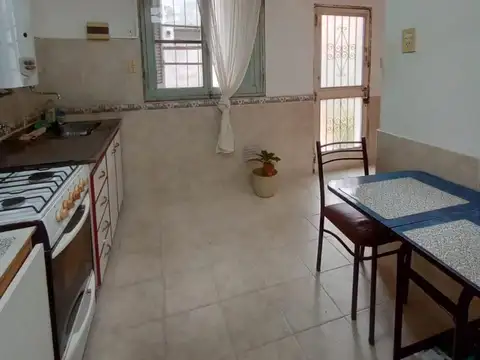 CASA 2 DORMITORIOS CON PATIO