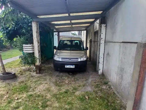 Depto Tipo Casa en Alquiler con 1 cocheras