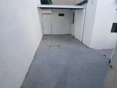 Depto Tipo Casa 2 ambientes con 1 baño