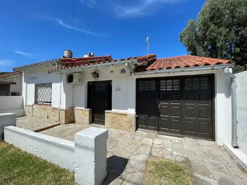 VENTA CASA 3 AMBIENTES MAS DEPENDENCIA RECICLADA