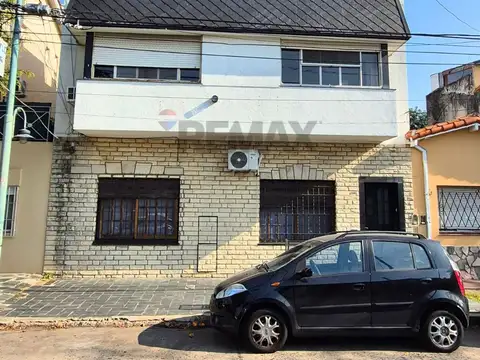 Venta Depto tipo casa 6 amb c/ gran terraza Olivos