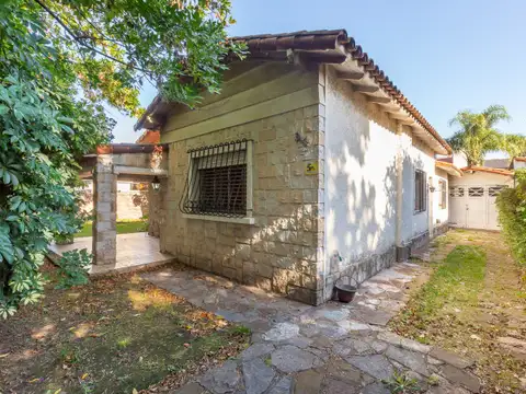 Casa 6 ambientes con 2 baños