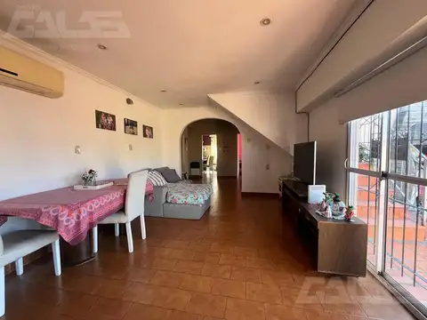 Departamento 4 ambientes con 2 baños