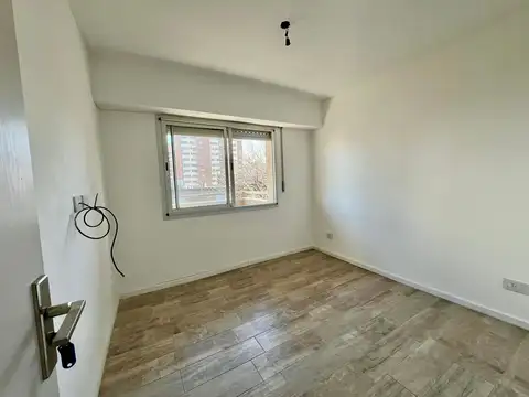 VENTA DEPTO 1 DORMITORIO BALCÓN AL FRENTE ABASTO