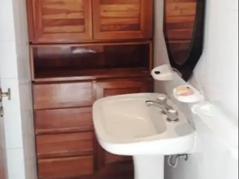 Casa en venta - 2 Dormitorios 2 Baños - Banfield