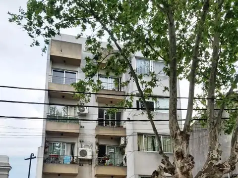 DEPARTAMENTO EN HAEDO CENTRO SUR EN ALQUILER