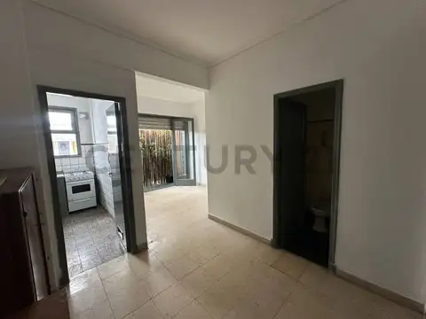 En venta! Monoambiente al contrafrente con balcon