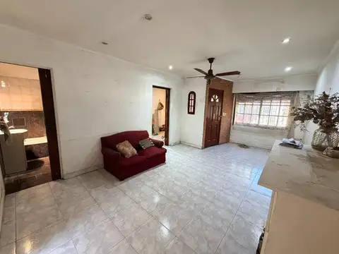 Depto Tipo Casa 4 ambientes con 1 baño