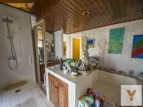 Casa 7 ambientes con 4 baños