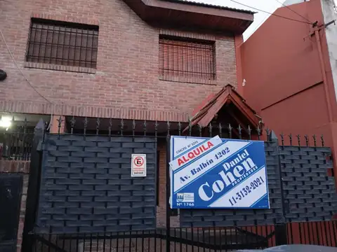 Duplex 3 dormitorios, entrada auto y Patio,