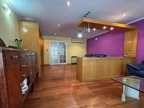 Casa 5 ambientes con 4 baños