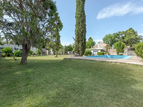 CASA DE 3 DORMITORIOS CON GRAN TERRENO DE 1.600 M2