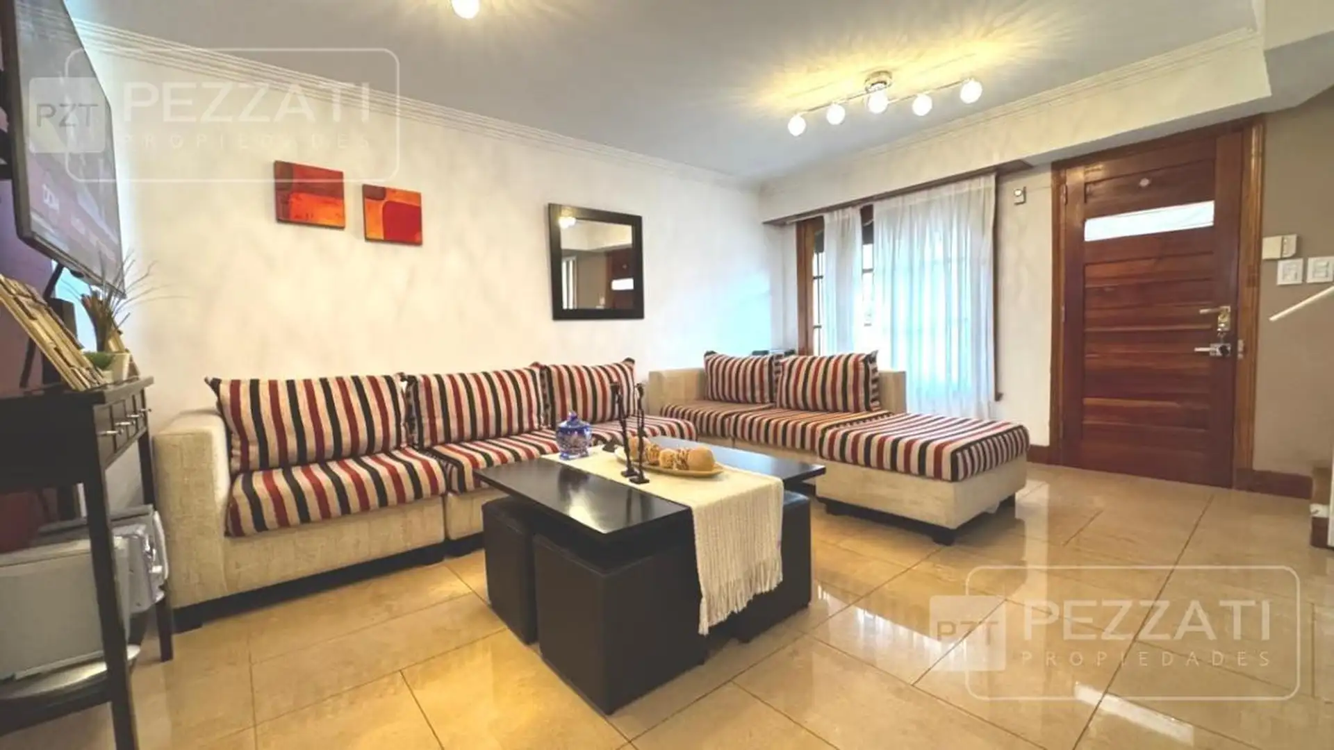 Chalet en venta. Zona Parque Luro. 3 dormitorios. Garage doble. Jardin con parrilla