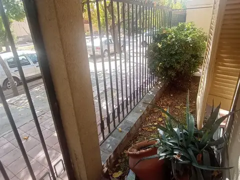 Casa 6 ambientes con 1 baño