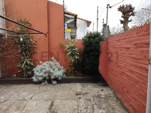 FLORENTINO AMEGHINO 400, Piso 0