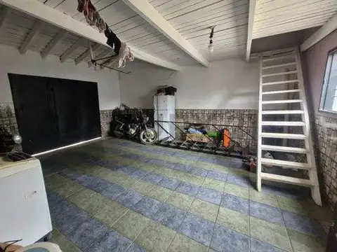 Casa con local en VENTA Villa Elvira