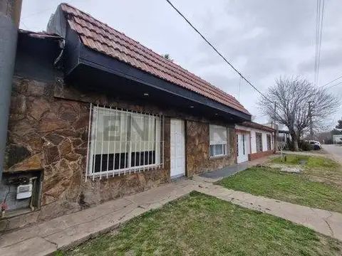 Casa con local en VENTA Villa Elvira
