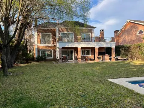 Casa 6 ambientes con 3 baños