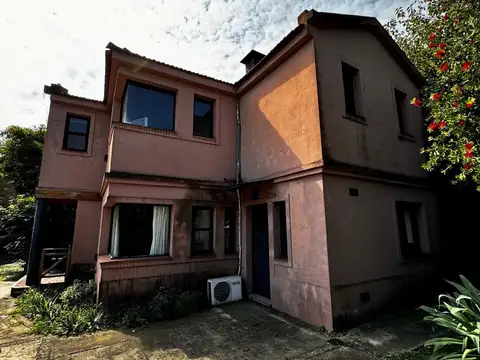 Pilar del Lago