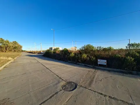 Vendo tresterrenos en san benito. Urbanizacion Altos del Est