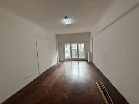 Departamento 4 ambientes en venta en Barrio Norte con dependencia