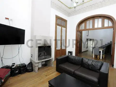 Casa 5 ambientes con 1 baño