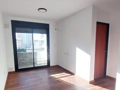 1° de Mayo y Av. Pellegrini