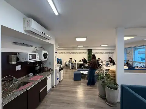 Oficina 6 ambientes con 2 baños