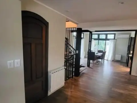 Casa 6 ambientes con 3 baños