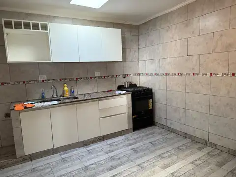 Depto Tipo Casa en Alquiler con 2 cocheras