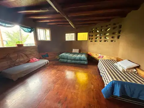 Casa 12 ambientes con 4 baños