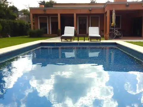 Venta de casa en Barrio La Hosteria, Lujan