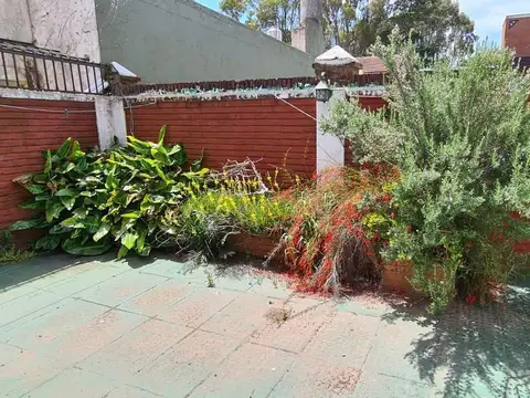 Depto Tipo Casa en Venta con 1 cocheras