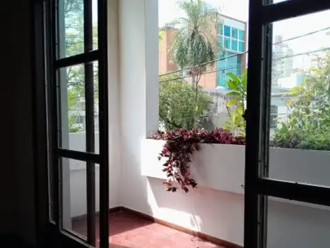 Alquilo departamentos centricos con terraza y balcon