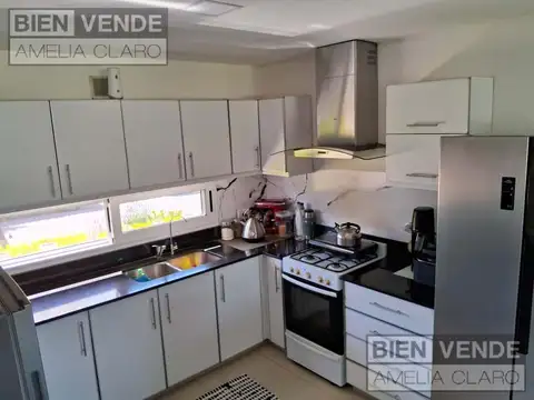 Casa 5 ambientes con 2 baños