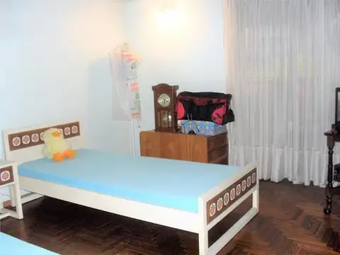 CASA  en Venta 3 amb con patio LANUS OESTE