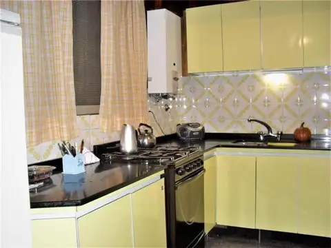 Casa 3 ambientes con 2 baños
