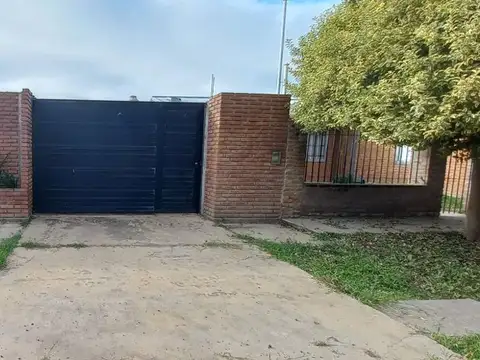 Terreno con gran Pileta y Solarium, Recreo