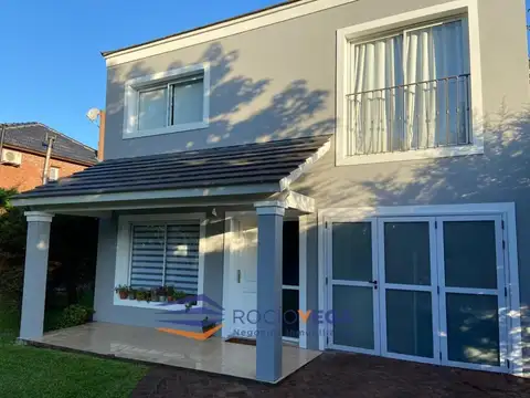 Casa a la venta en Country Banco Provincia
