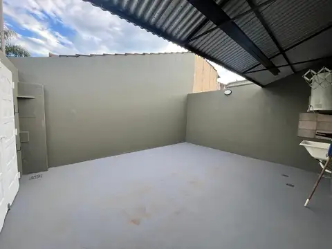 Depto Tipo Casa en Alquiler de 2 ambientes