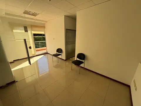 Edificio de oficinas ideal Instituciones. En Pichincha