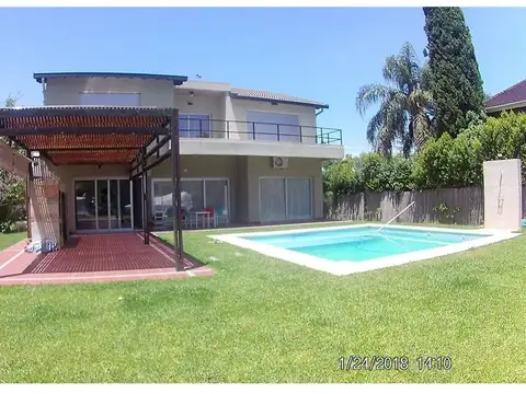 Casa con amarra propia,mas de 400 metros de calidad