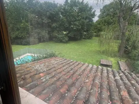 Casa 20 ambientes con 2 baños