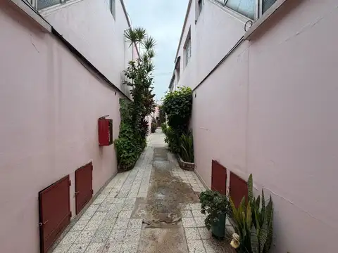 Depto Tipo Casa en Venta 44 años