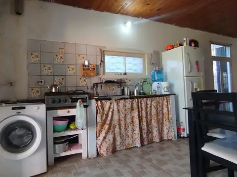 VENTA CASA A METROS DEL RIO - COCHERA EN G. BAIGORRIA