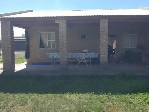 Casa 2 ambientes con 1 baño