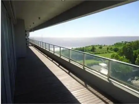 Departamento en Alquiler en Olivos Vias/Rio, USD 3.400
