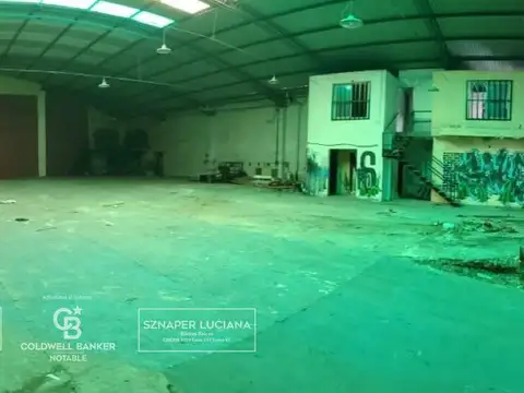 VENTA de Depósito 600m2 en Esquina Estratégica, excelente Acceso Logístico en Boulogne, San Isidro,