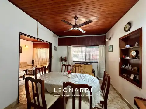 Casa 3 ambientes con 2 baños