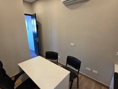 Oficina en Alquiler en Coronel Dorrego, $ 300.000